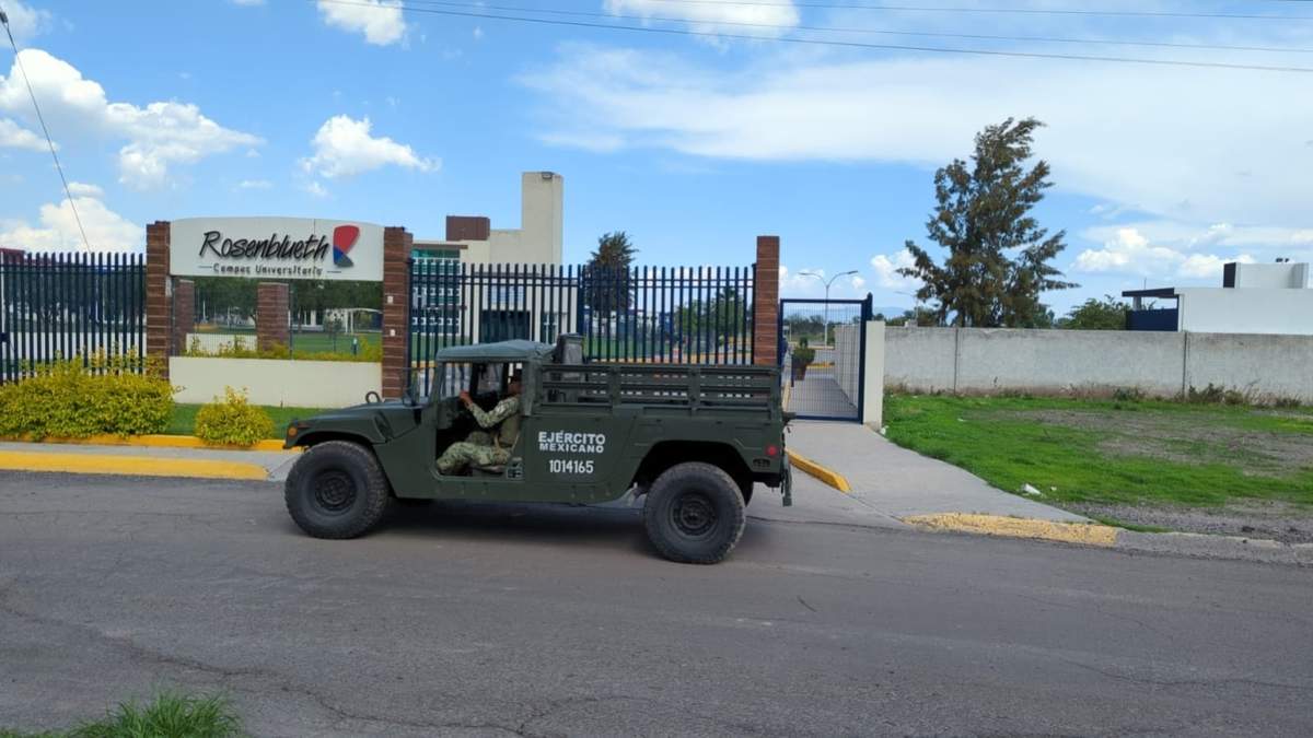 Horas antes de los ataques fueron hallados arefactos explosivos en la entrada del Colegio Rosenblueth