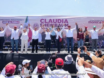 Sheinbaum critica que Xóchitl Gálvez se “arrodilló” ante el INE por caso de programas sociales