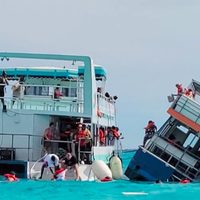 Ferry con más de 100 turistas se hunde en Bahamas; fallece una mujer (Videos)