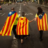 Miles de catalanes reivindican referéndum de autodeterminación