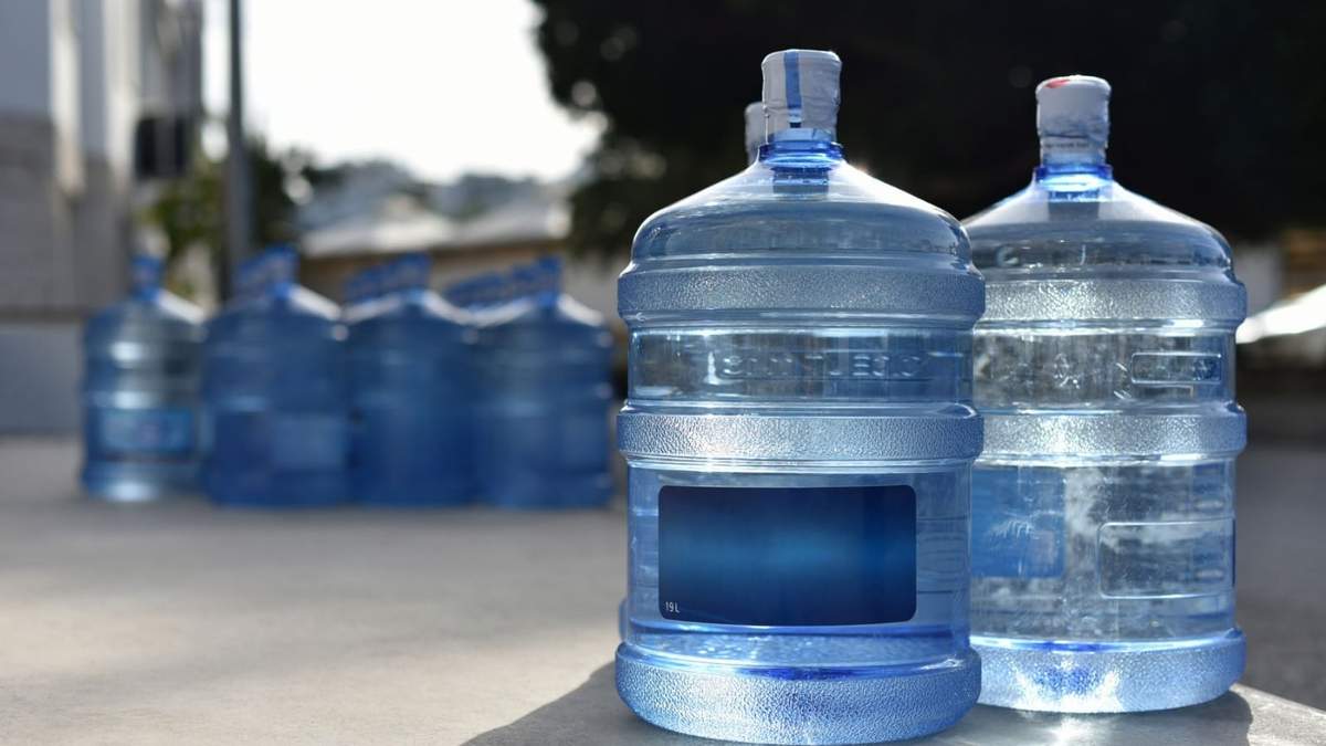 Bidones de agua. Fuente: (X)