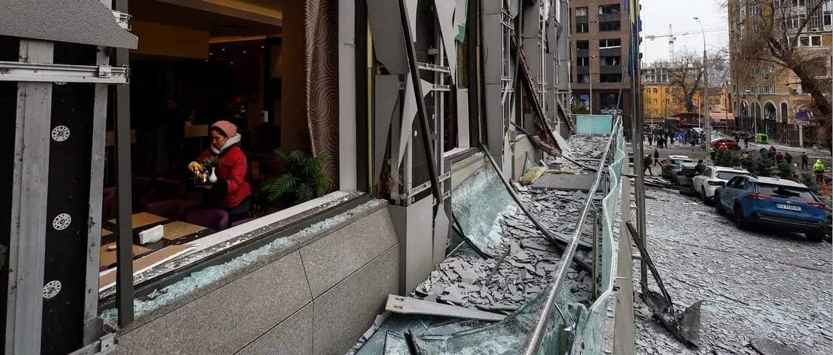 Hubo varios daños en el edificio de la Embajada. Fuente: (X)