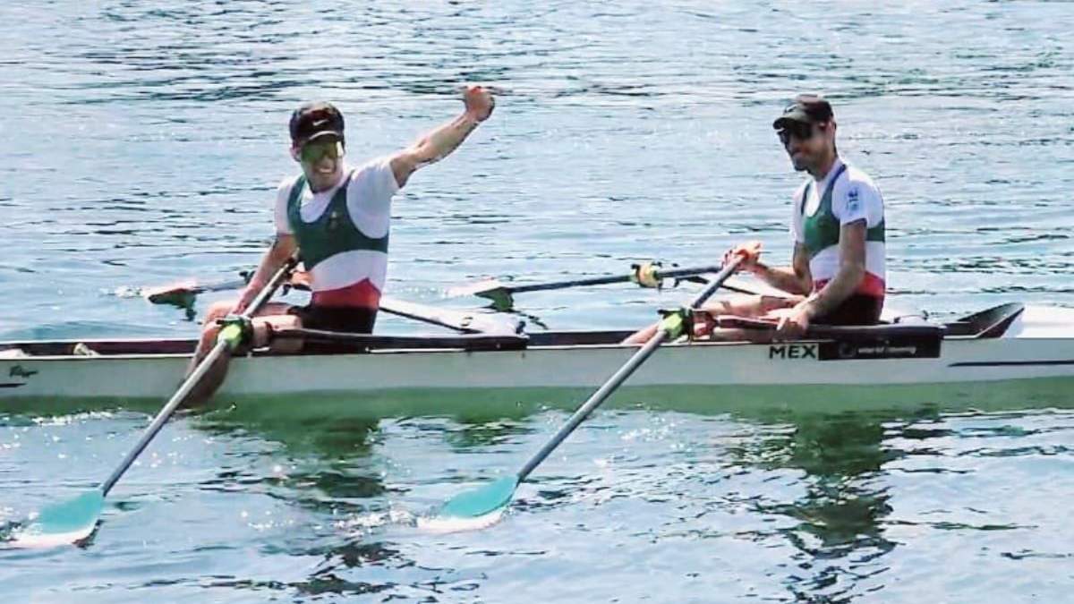 Miguel Carballo en prueba de remo con Alexis López