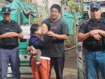 Villa La Angostura: policías salvaron la vida de un bebé con convulsiones