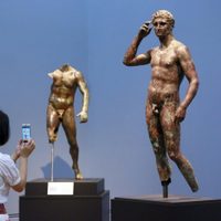 Corte europea respalda el derecho de Italia a reclamar una escultura de bronce al Museo Getty