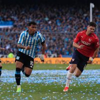 No aprovechó la ventaja: Racing no pudo ante un Independiente que terminó con nueve jugadores