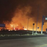 Incendios en Hawai destruyen viviendas y obligan a evacuar