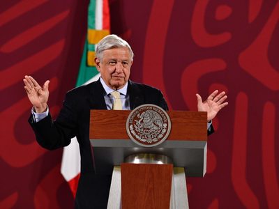 AMLO agradece a Slim, quien pide a inversionistas respetar la investidura presidencial