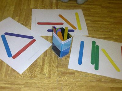 Con solo paletas de helado y mucho color: mirá esta opción "low cost" para decorar tu pieza