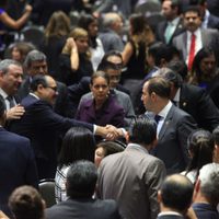 Detienen 'el reloj legislativo”; en el fondo, la pugna por la Presidencia: PRI