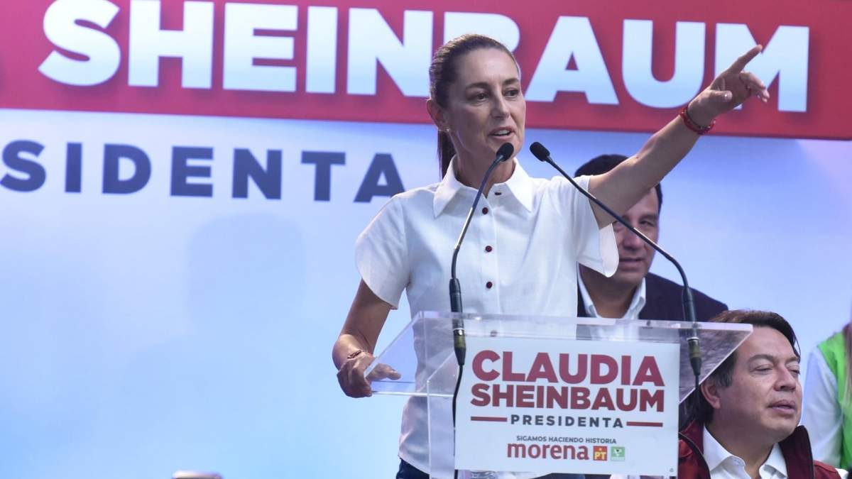 Claudia Sheinbaum en una asamblea en la alcaldía de Iztacalco