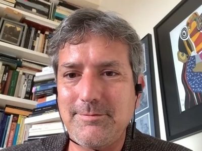 Santiago Roncagliolo pide a Slim que venda en Sanborns su libro sobre abusos de la Iglesia