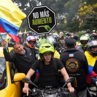 Bloqueos y marchas en Colombia en rechazo al alza de la gasolina