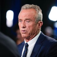 Robert F. Kennedy Jr. es investigado por recoger una ballena muerta