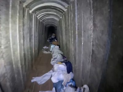 Ejército israelí revela video de túnel en Gaza donde Hamás mató a seis rehenes (Video)