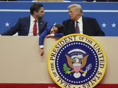 Trump carga contra la migración, la población trans y el medio ambiente