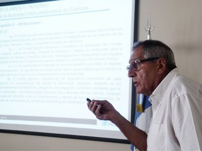 Enojado por el apoyo de Badilla a Massa, Elías Sapag renunció a la Junta de Gobierno del MPN