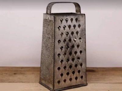 Si tenés un rallador viejo y oxidado, no lo tires: transformalo en esta bonita idea para ordenar y decorar tu cocina