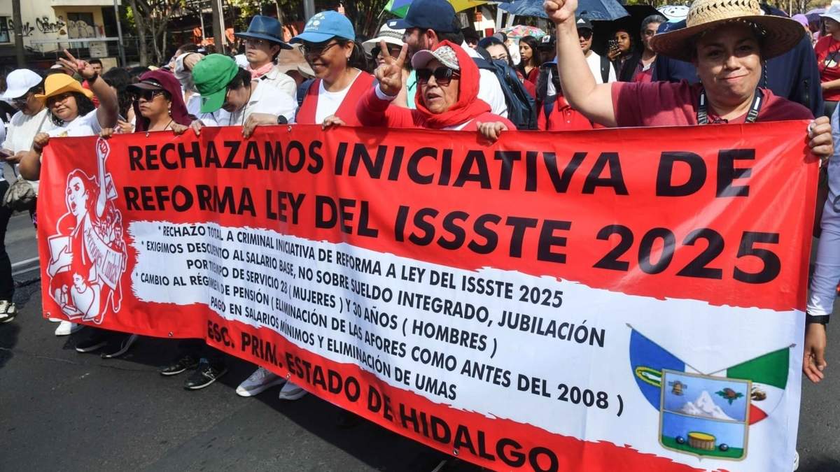 Una marcha de la CNTE