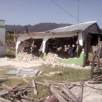 Por cambiar de religión, expulsan y queman las casas de tres familias en Chiapas