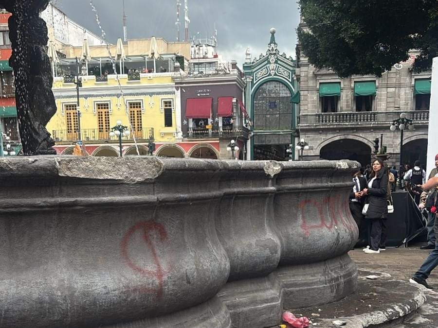 Detienen a cuatro mujeres por vandalismo en marcha contra desapariciones forzadas en Puebla