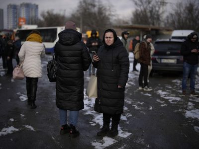 Kiev reporta ataques rusos y prepara instrucción de tanques
