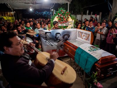 Funeral mixteco para profesor de la CNTE