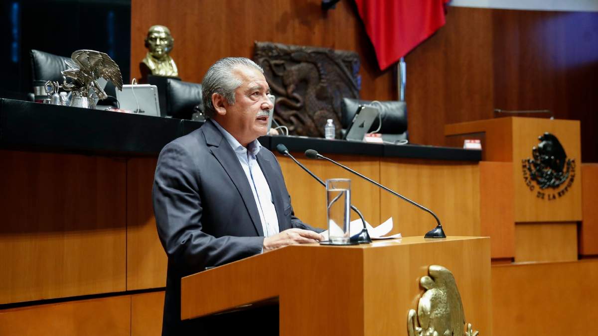 El senador morenista Raúl Morrón
