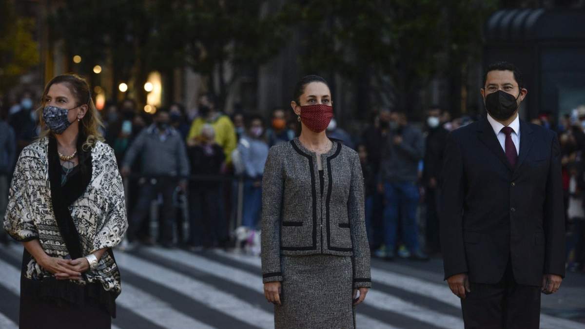 La jefa de gobierno, Claudia Sheinbaum Pardo, durante el Encendido del alumbrado decorativo por los 500 años de resistencia indígena en la Ciudad de México