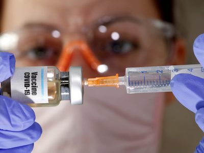 Según el ministro de Salud, hay laboratorios "avanzados" en la vacuna contra el coronavirus