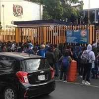 Encapuchados toman la Prepa 8 de la UNAM por violencia de género e inseguridad