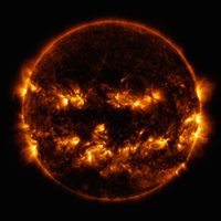 La NASA difunde la foto del sol-Halloween