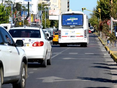 Cinco trampas complican el tránsito en Neuquén: dónde se encuentran