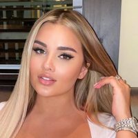 "¿Tu color favorito?": Anastasiya Kvitko se equivoca de talle y no quedó nada a la imaginación