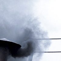 Los compuestos químicos con los que se crea el humo vaticano