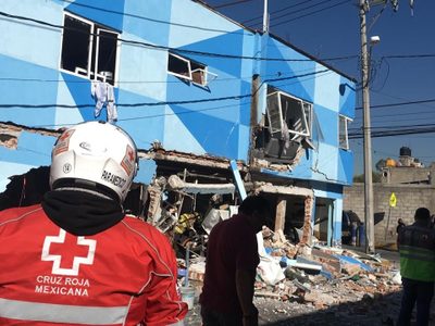 Explosión en restaurante en Azcapotzalco: dos heridos y daños en casas y autos