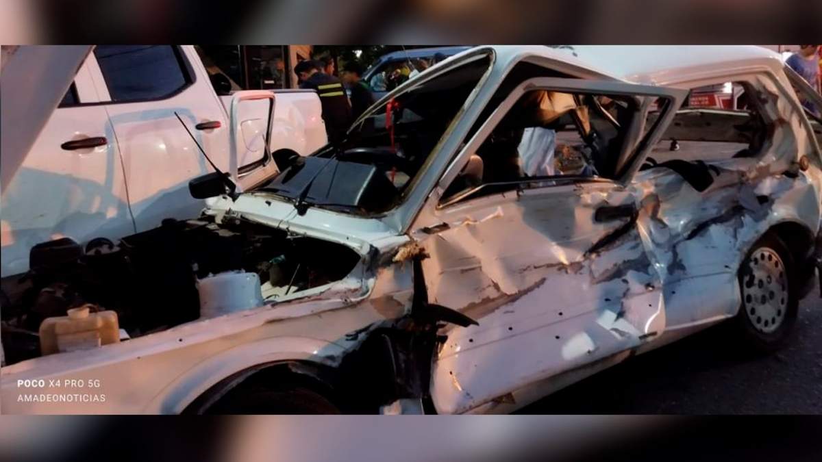 El Fiiat 147 absolutamente destrozado. Fuente: (Amadeo Noticias)