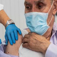 Uruguay aprueba la tercera dosis de refuerzo para los mayores de 60 años