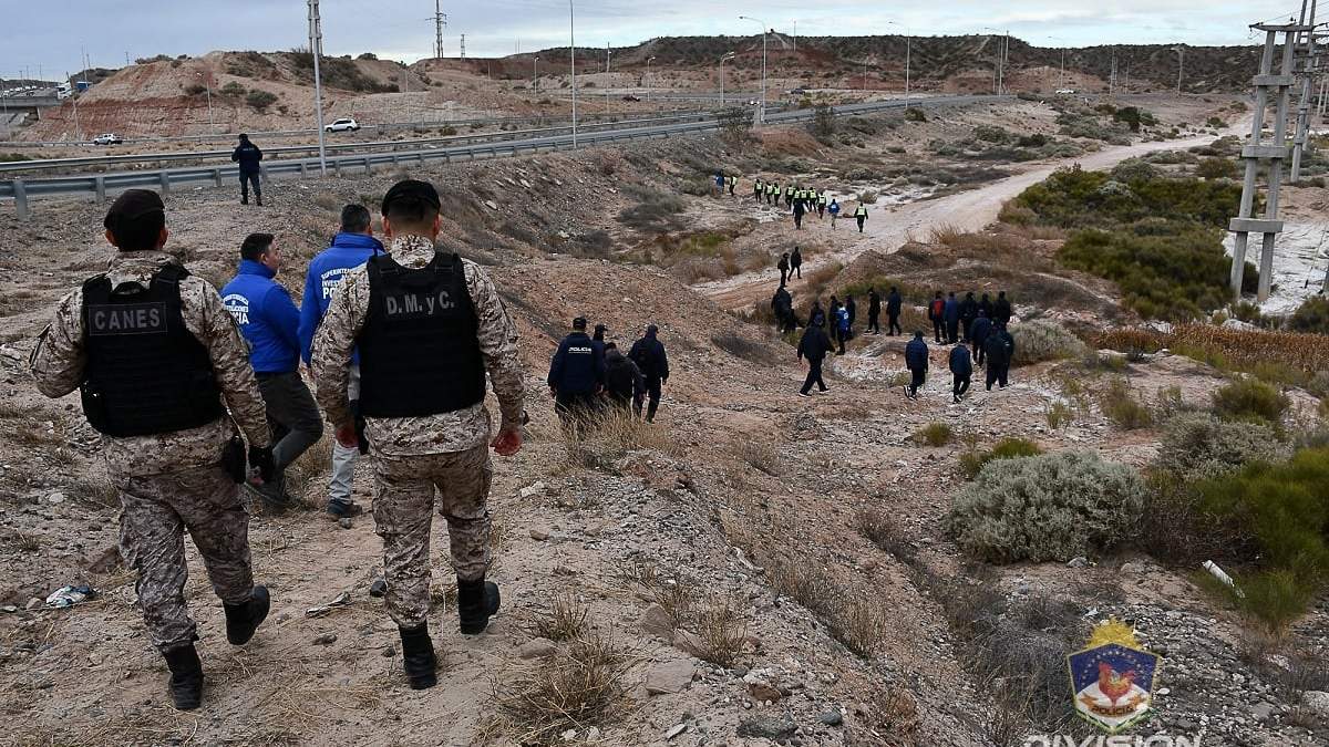 Los rastrillajes en la Meseta no se han suspendido, según informó la Policía. Fuente: (Policía de Neuquén)