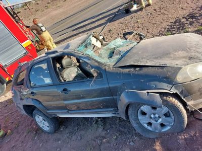 Una familia de Plottier volcó en la Ruta 237 y uno de los integrantes está en estado crítico