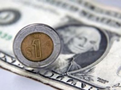Peso pierde frente al dólar tras datos de inflación y empleo en Estados Unidos
