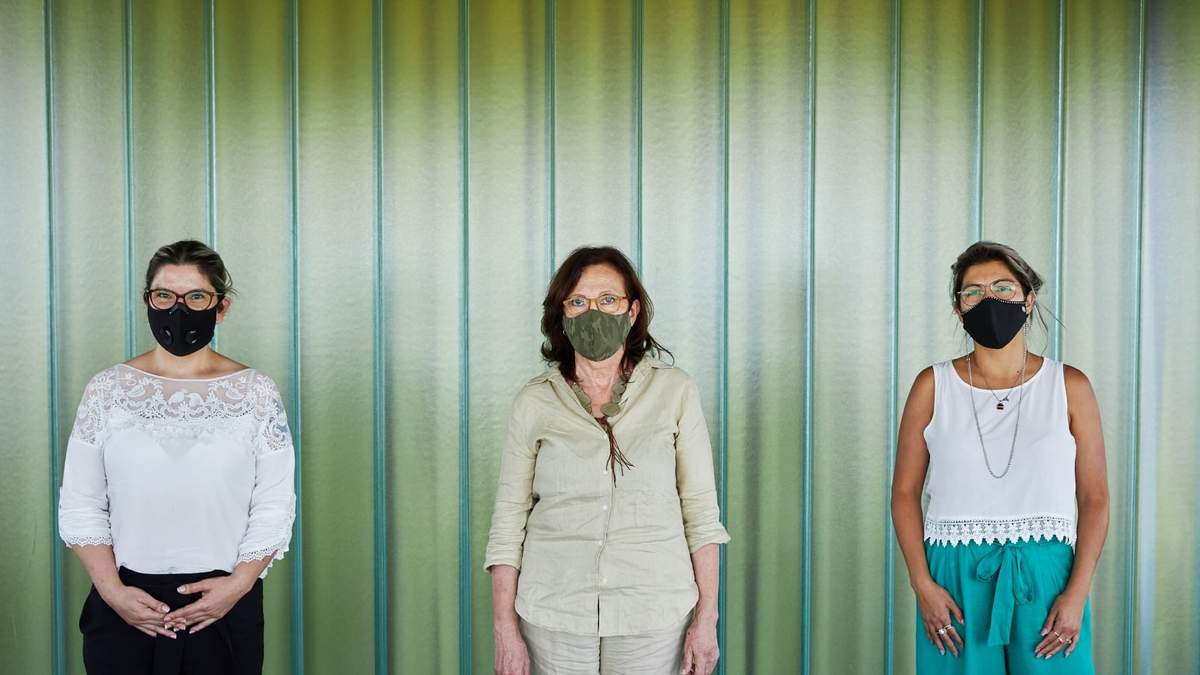 La directora de la Fundación YPF, Ofelia Cédola, junto a Norma Sepúlveda. Fuente: (Twitter)