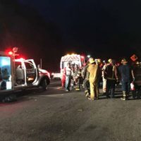 Tráiler de carga impacta dos vehículos en Colima; hay nueve muertos