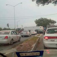 Narcobloqueos en calles de Matamoros provocan "alerta de riesgo"; detienen a dos