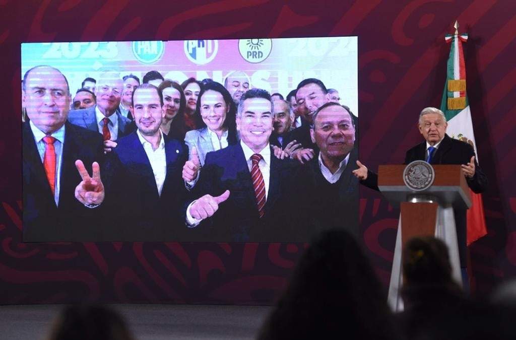 AMLO criticó la coalición Va por México