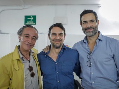 “Por la punta de la nariz... ganó la presidencia”, sátira sobre la megalomanía