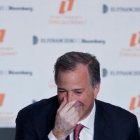Pinta Meade un país de fantasía, con empleo y deuda 'bien gestionada”