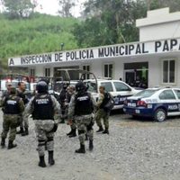 Consignan a 7 policías de Papantla por desaparición de 3 jóvenes