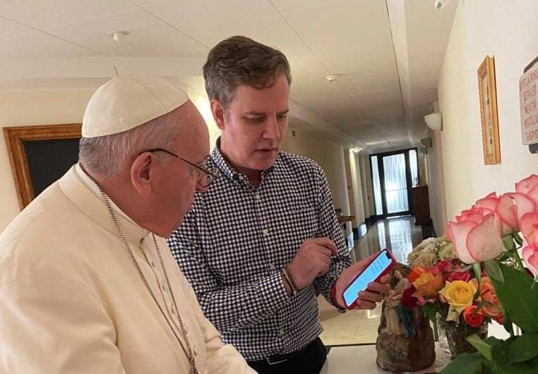 El Papa Francisco y Juan Carlos Cruz.
