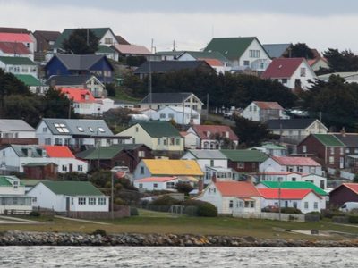 Malvinas: el Gobierno cuestionó a Reino Unido por concederle estatus de ciudad a Puerto Argentino